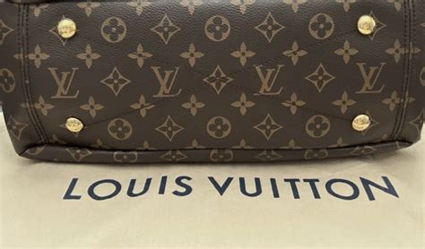 louis vuitton no licensing|Louis Vuitton false product id.